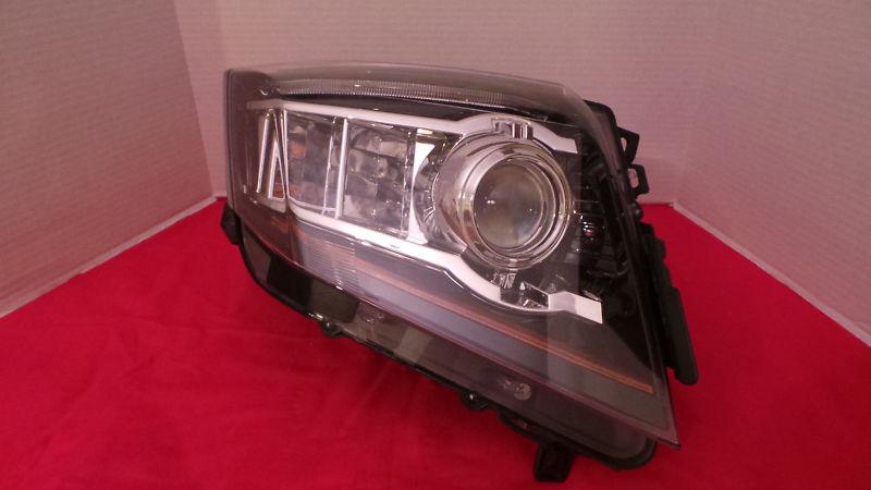 Cadillac cts,coupe,sedan  oem factory original composite headlamp hid 22755332