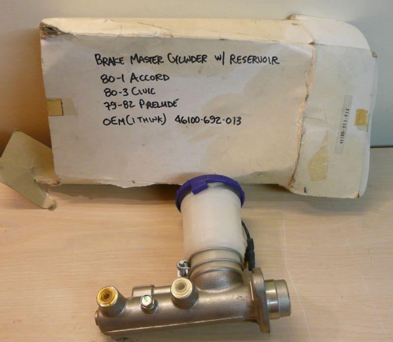 Brake master cylinder w/reservoir for honda civic, accord & prelude
