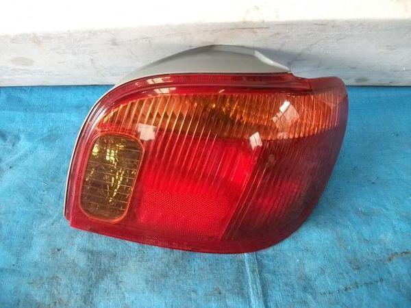 Toyota vitz 2004 rear right combination lamp [0015500]