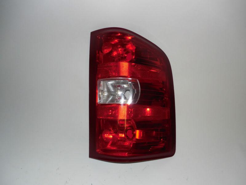 07 08 09 2010 2011 2012 chevrolet silverado oem right tail light nice!