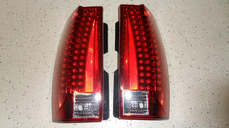 2007-2012 cadillac escalade tail lights