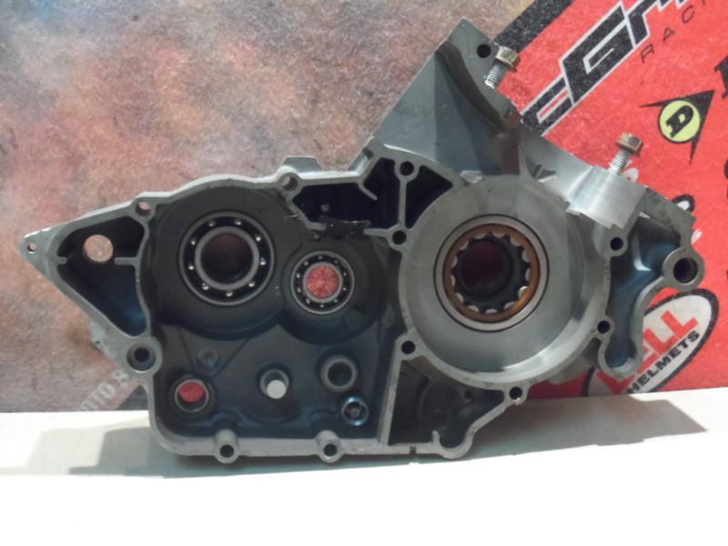 2002 ktm sx 125 left engine case  (d) 02 sx125