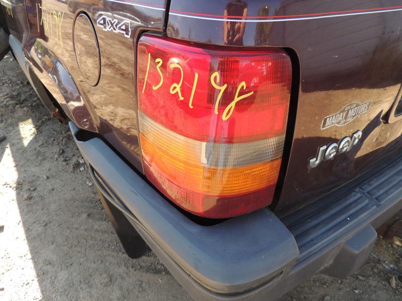 93 94 95 96 97 98 jeep grand cherokee l. tail light 428289