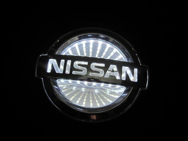 New nissan livina 3d led light up   logo badge emblem decal white 11.7cm*10.0cm 