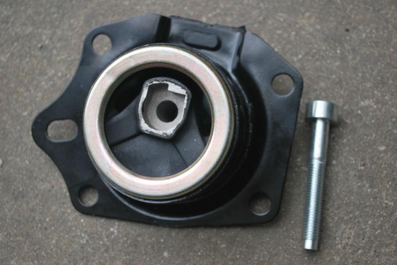 Pt cruiser engine motor mount -