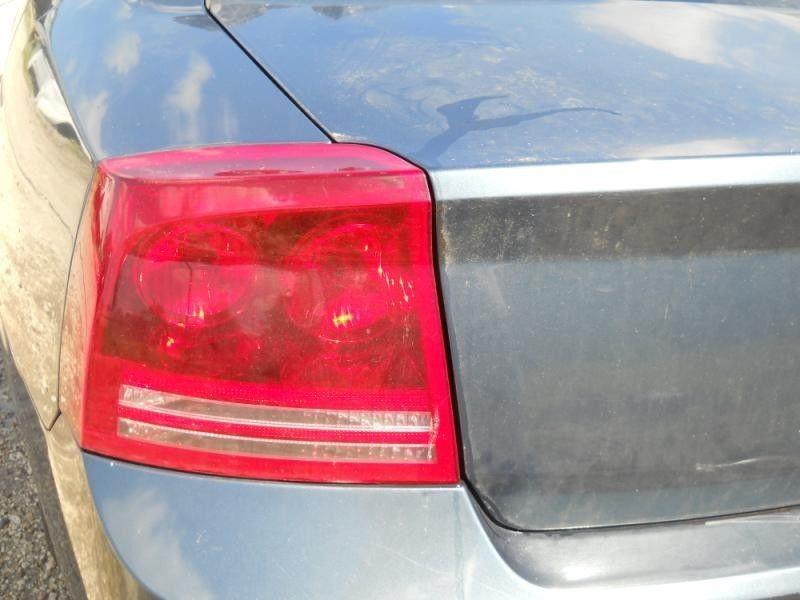 06 07 08 dodge charger l. tail light