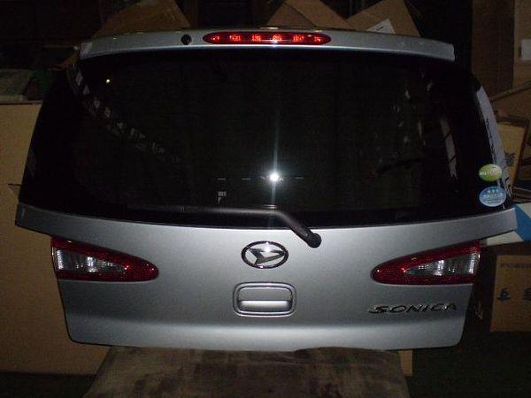 Daihatsu sonica 2007 back door assembly [0115800]