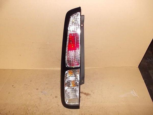 Nissan cube 2000 rear left combination lamp [4215600]