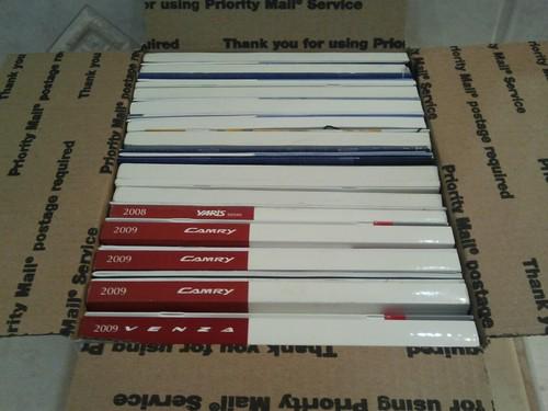 Lot of 13 toyota owners manuals in great shape!! camry/ corolla/ avalon & more!!