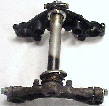 82 kawasaki kz305 kz 305 a2 front fork triple tree clamps suspension stem