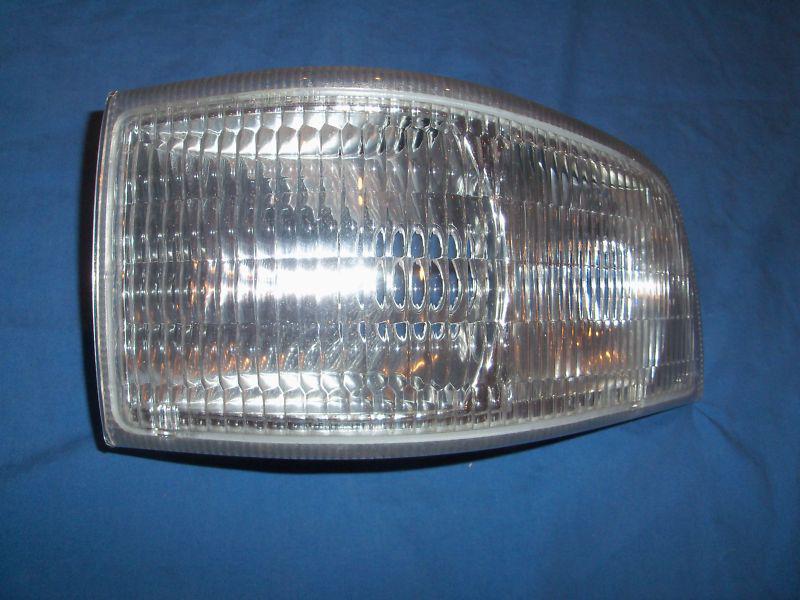 92-96 roadmaster driver side left parking light corner lamp marker # 683