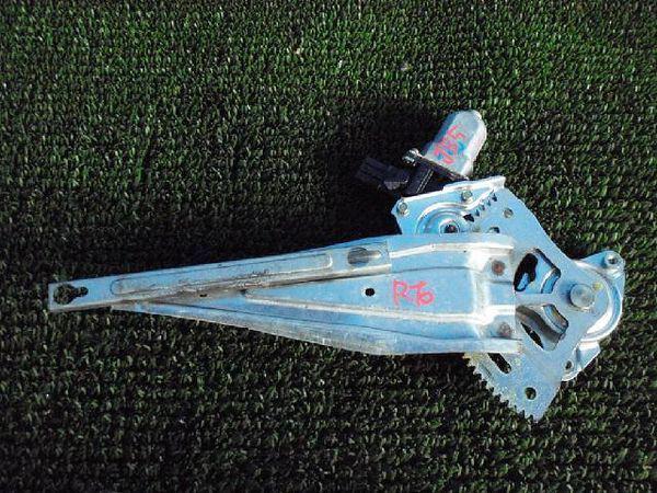 Honda life 2003 rear right door regulator [0613320]