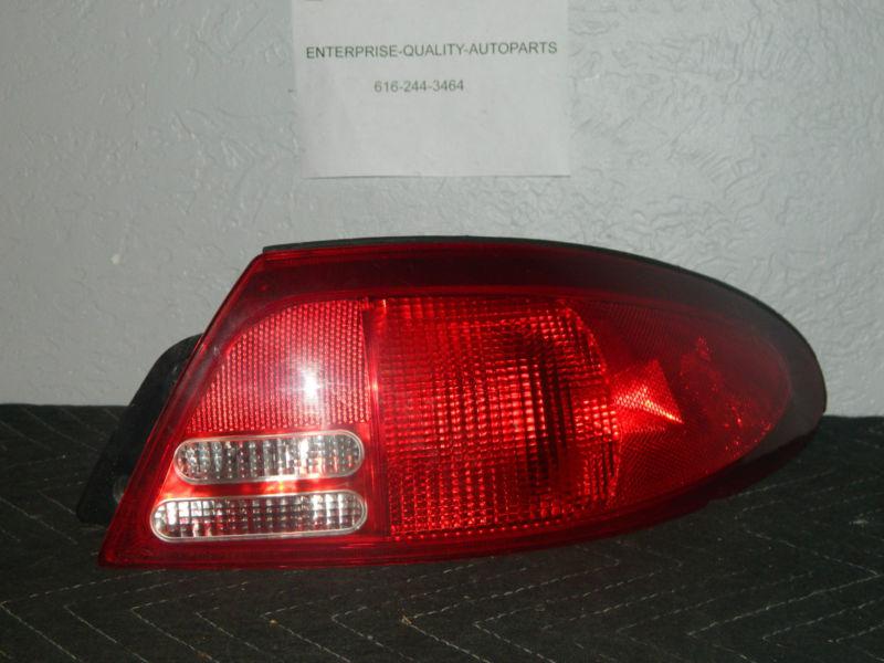 Oem 1998-2002 ford escort right / passenger side tail light #1l2x-138505