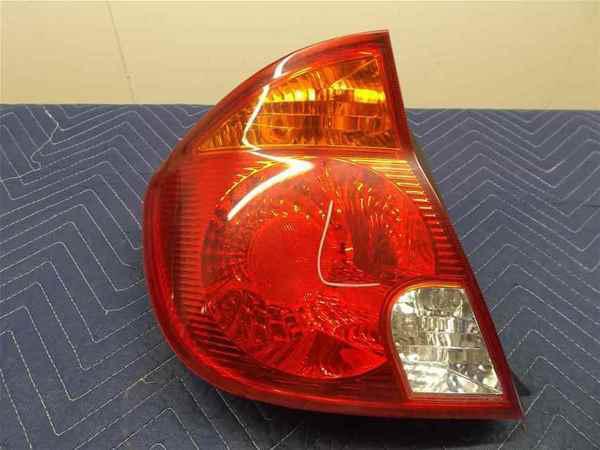 2004-2005 hyundai accent tail lamp lh oem lkq