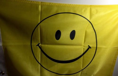 New r/v flag 12 x 18&#034; :-) yellow have a nice day smiley face boat size