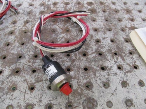 Nascar ashcroft sending unit type g2 0-30 psig output .5-4.5 vdc 3 wire