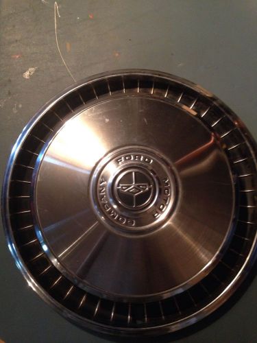 Vintage 1970&#039;s  15 inch hubcap wheelcover ford models  original
