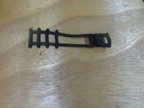 (b106) 1998 mach z 800 98 air box strap hold down