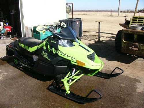 Articat z1 snowmobile 2011 rolling chasey 200 miles