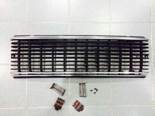 Isuzu kb20 kbd chev luv  pickup 1972-82 front center grille new