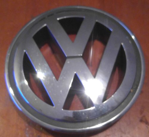 05 06 07 08 09 10 11 vw oem grille emblem jetta golf passat tiguan 1k5853600