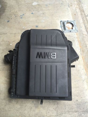 Bmw 335xi air cleaner box