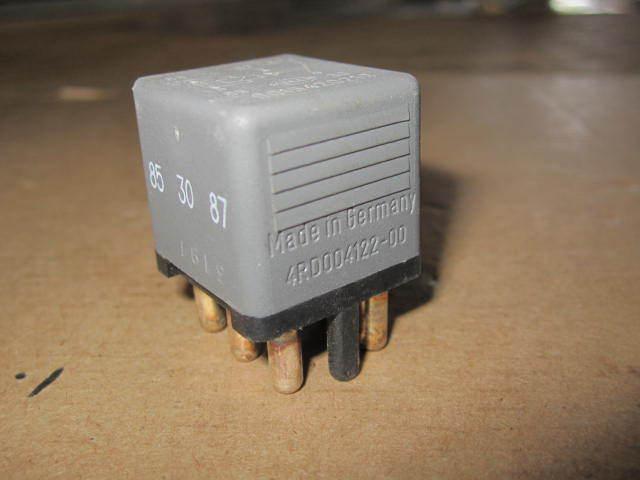 Mercedes benz oe relay    oe# 001 542 02 19         oe# 0015420219