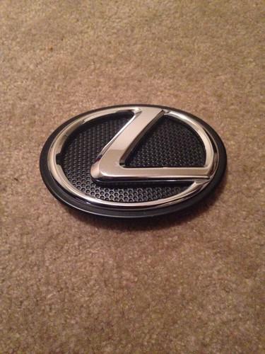 Lexus rx350 grille emblem 