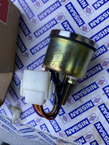 1980-1986 nissan/datsun  720 truck oil pressure gauge center console nos oem