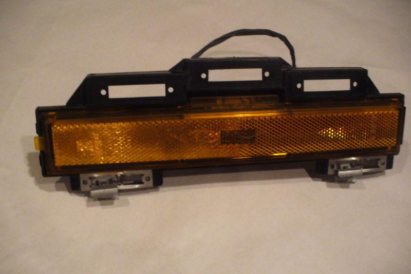 1995-02 cadillac eldorado marker light-rt.frt amber marker light-cannon plug/bub