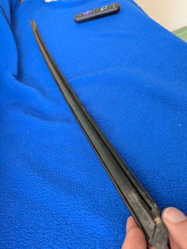 Oem 2012-2018 audi a7 c7 - right windshield side trim / seal 4g8854328