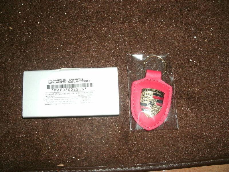 Nos porsche 911 928 cayenne boxster s factory original keychain red wap05009216