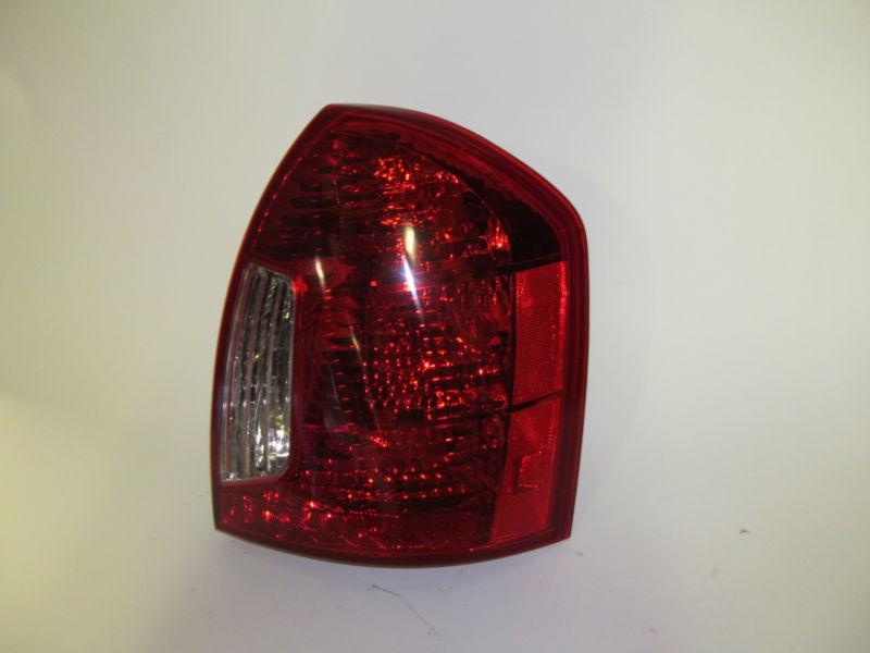 03 04 05 hyundai accent oem right tail light nice!