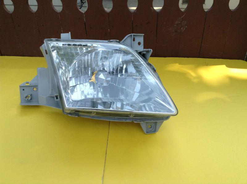 2000 2001 mazda mpv right headlight in good condition original **oem** 00 01* 