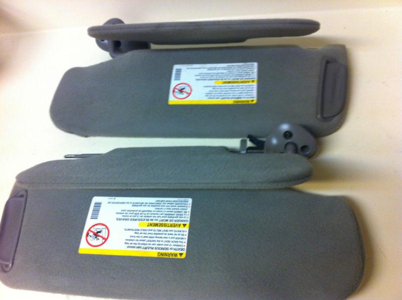 2000 2003-2006 chevy tahoe/yukon/suburaban sun visor  sun visors  left rh set 