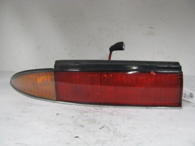 Tail light infiniti j30 95 96 97 quarter mount left 378615