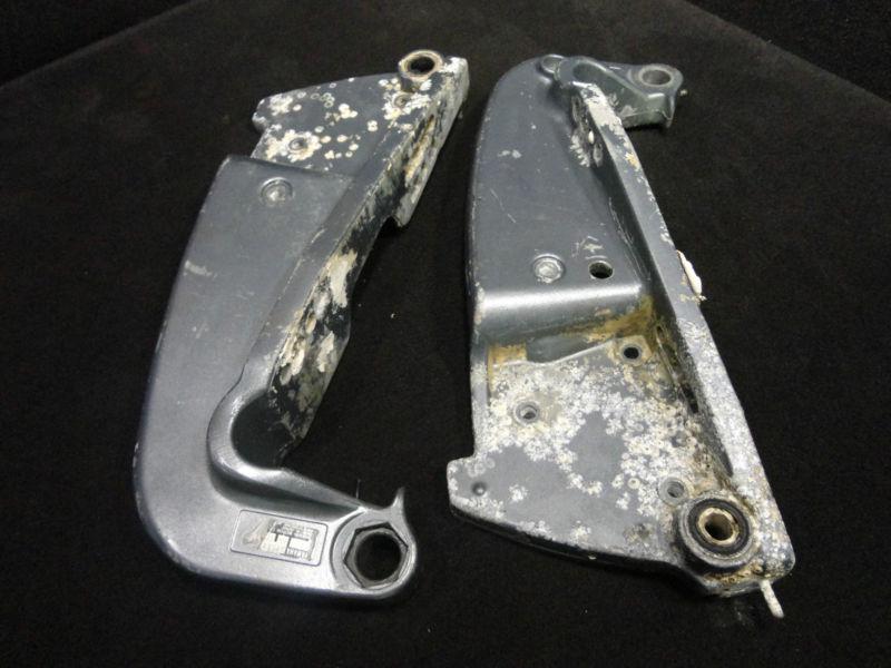 #61a-43111-21-4d/61a-43112-22-4d clamp brackets 1994 225/250hp yamaha boat ~712~