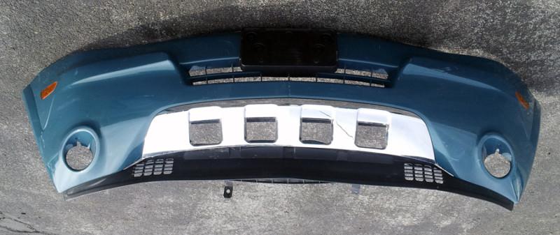 2010 saturn vue oem front bumper cover with chrome skid plate, reflectors