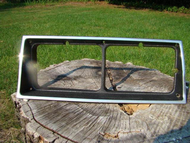 1983-1984 hurst olds or 1985-1986 442 head light bezel left side