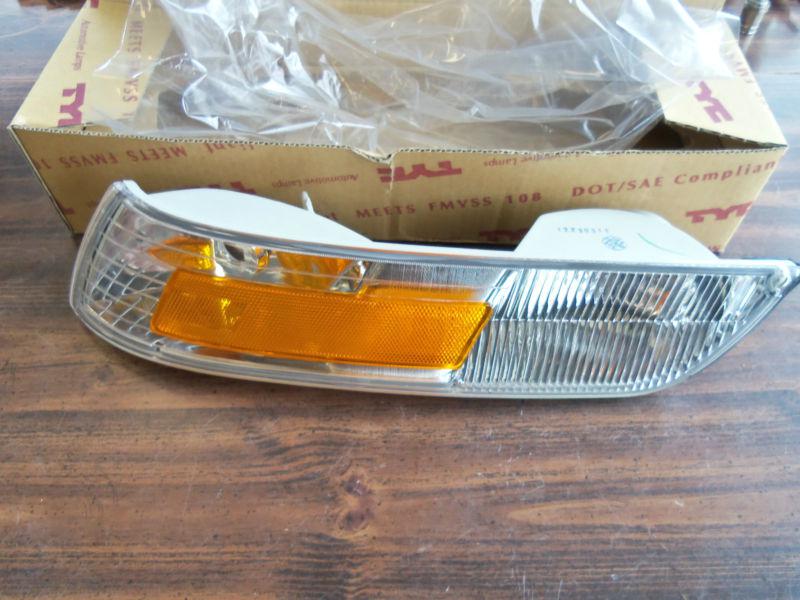 1995-1997 new grand marquis side marker lamp left front  w/ corner lamp  ls