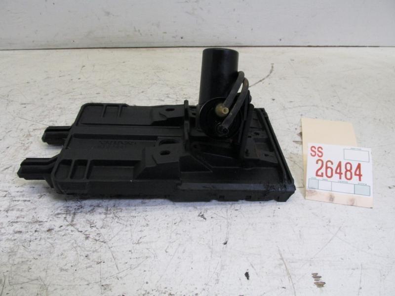 95 96 97 volvo 850 2.3l turbo cruise control vacuum booster battery tray 1877