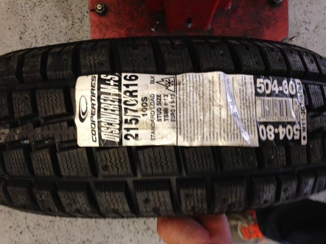 New cooper discoverer m+s 215/70r16 tire 