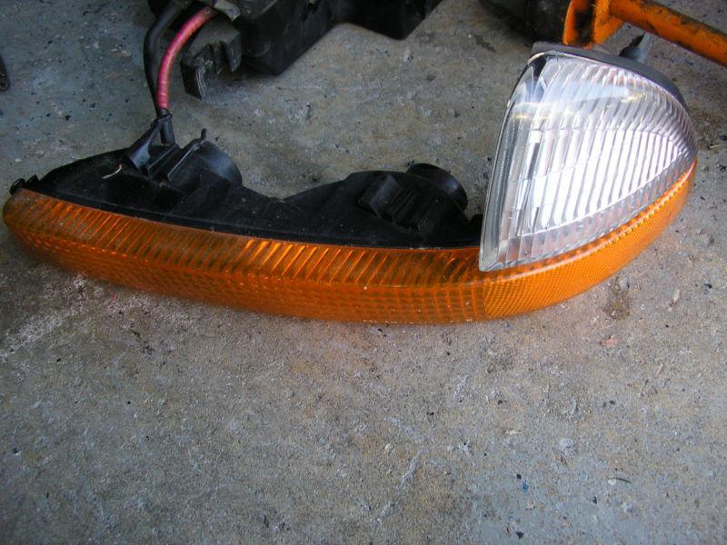 98 99 00 01 02 03 durango left driver park lamp turn signal light