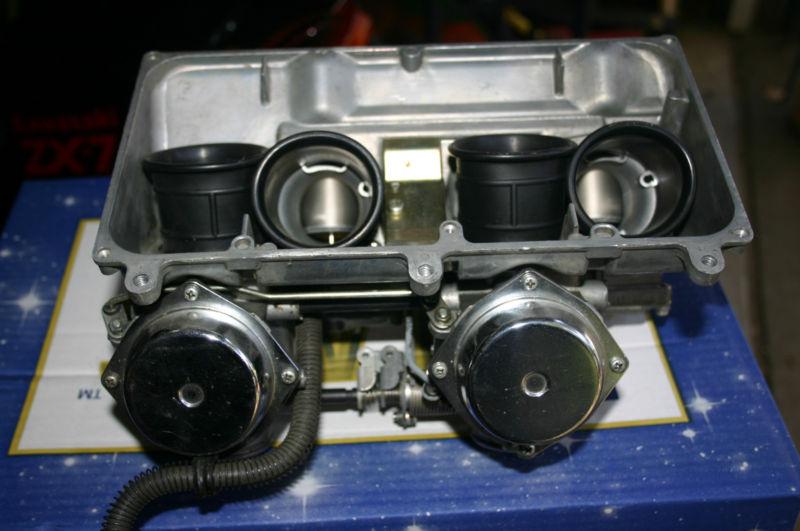 Honda interceptor vf1000 carburators