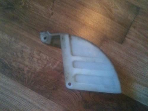 2002 suzuki rm250 rear brake rotor guard cover