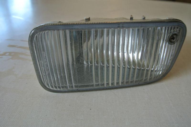 91-93 dodge stealth driver side lh fog light lamp