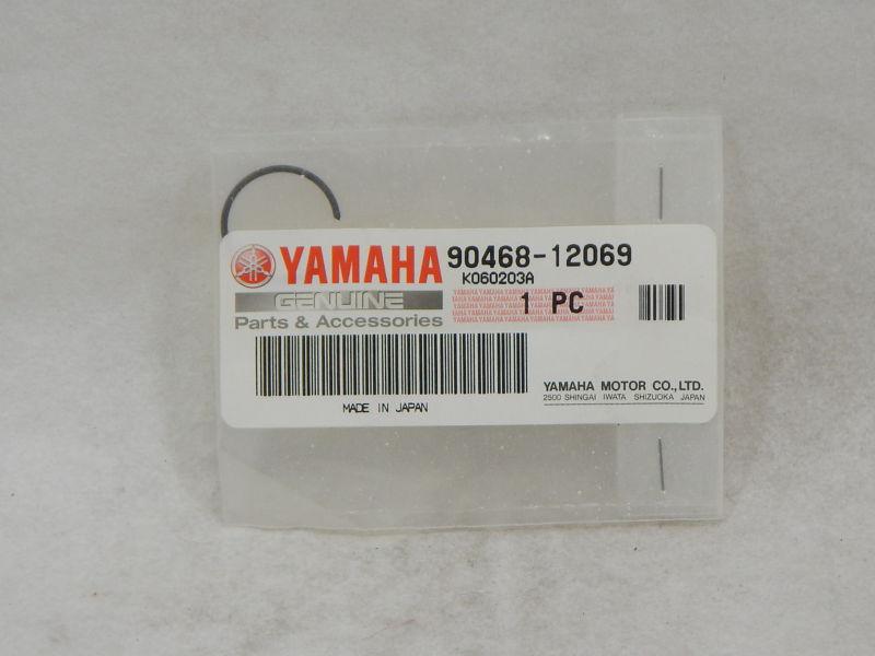 Yamaha 90468-12069 cir clip *new