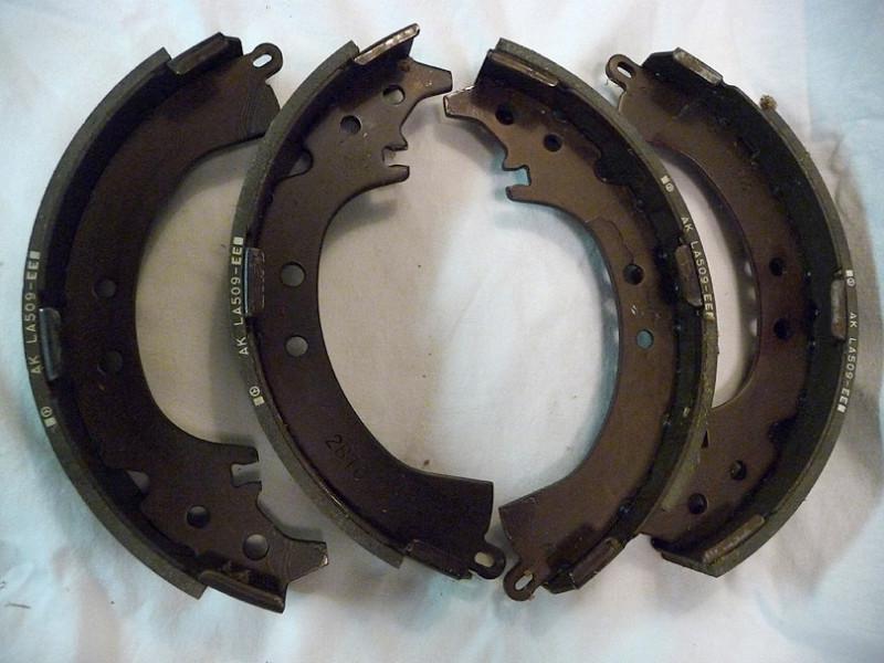 1991 toyota camry rear brake shoes