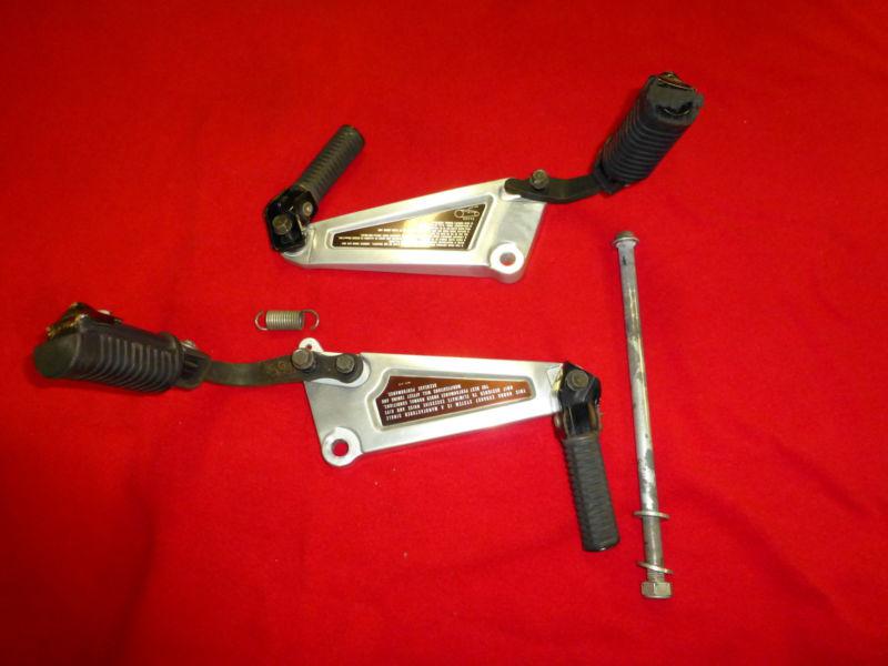 82-86 1982 honda cb450sc cb450 nighthawk foot pegs set complete nice!!