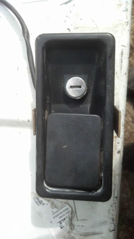 Land rover discovery 1 drivers side ext door handle black